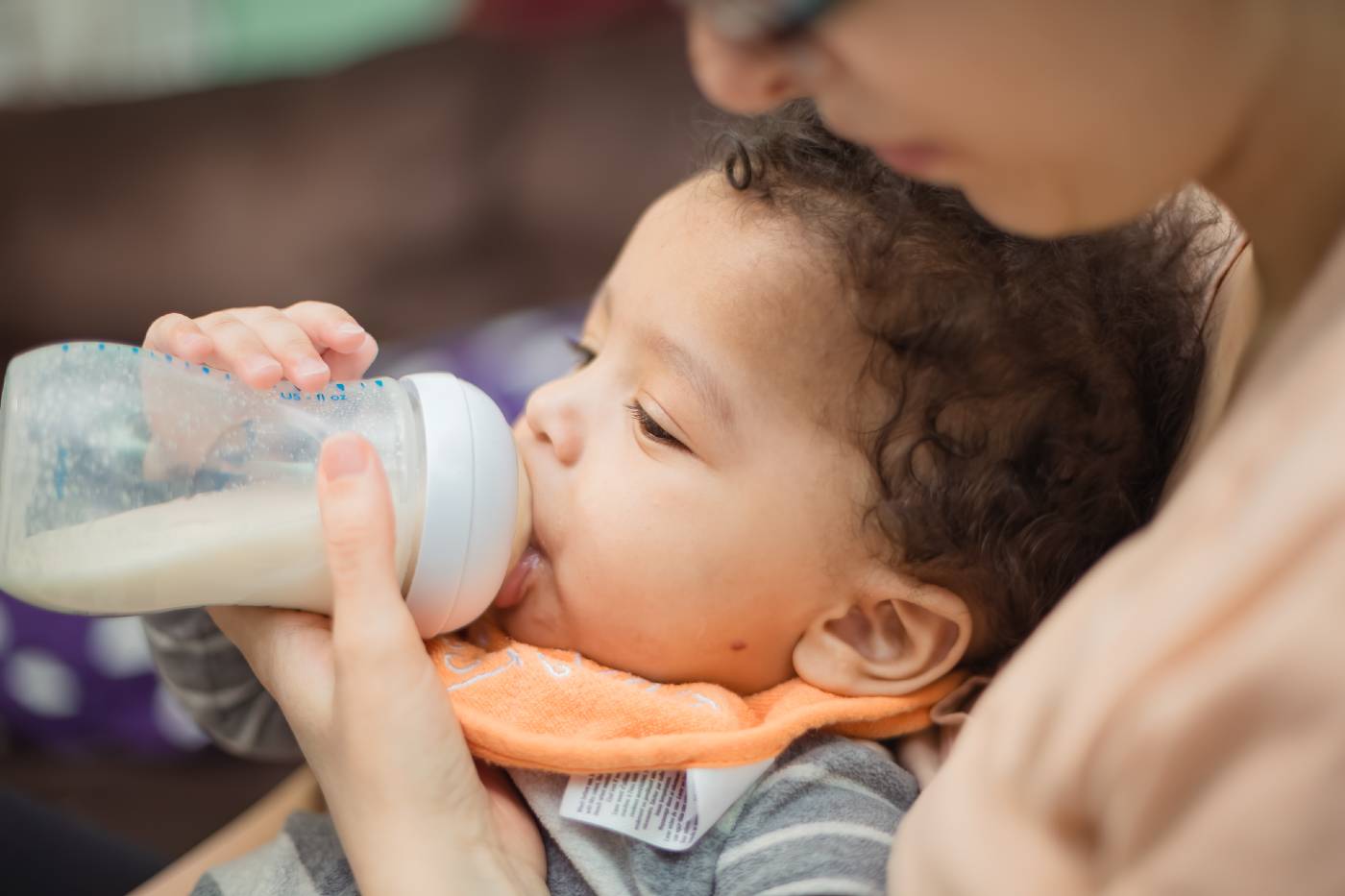 Paced Bottle Feeding: How to Do It—and Why You Should! – Happiest Baby