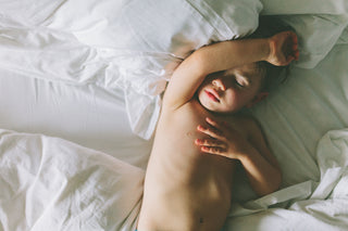 Restless sleep disorder: Child sleeping restlessly