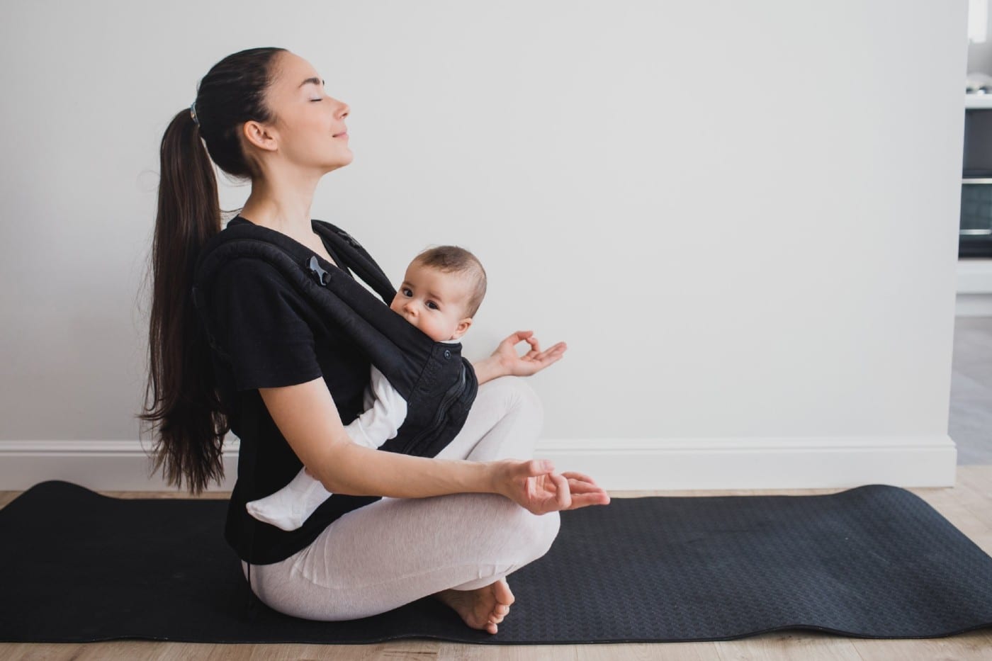 BabyandMe Yoga Videos Happiest Baby