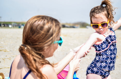 10 Smart Sunscreen Tips for Babies and Kids