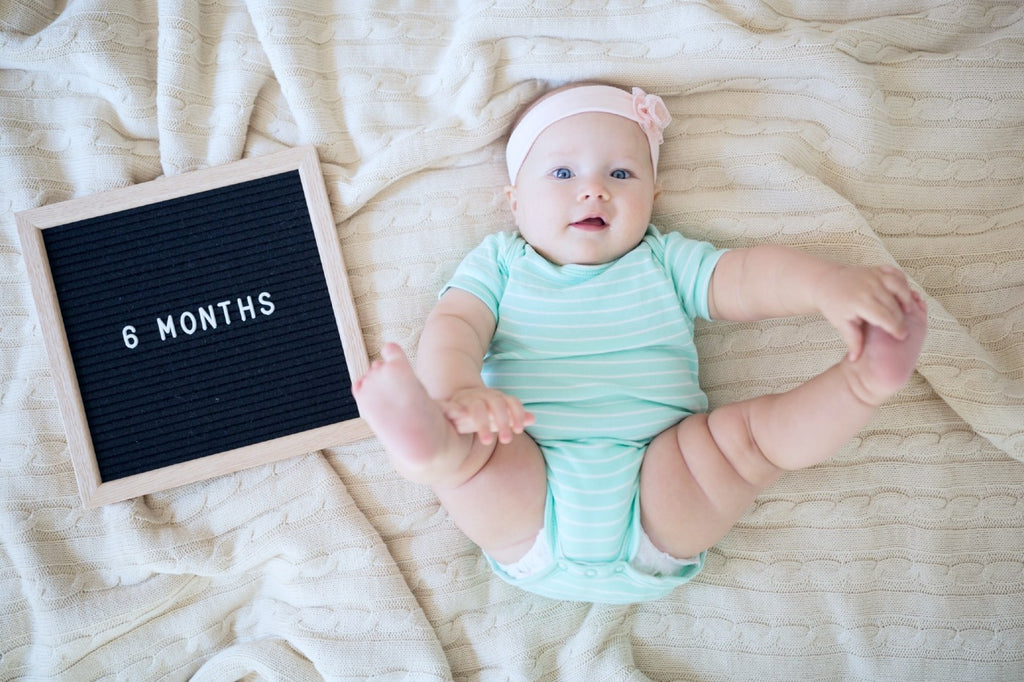 6 months photo shoot | 6 month baby picture ideas, Baby birthday  photoshoot, Newborn baby photoshoot