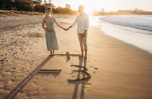 21 Breezy Beach Pregnancy Announcements