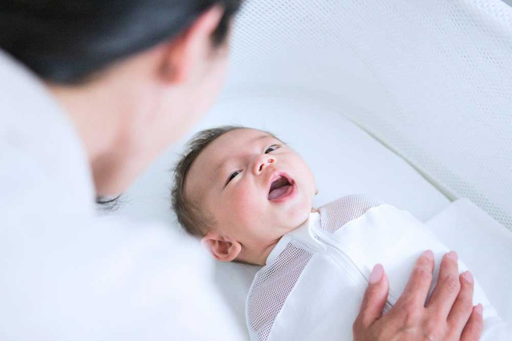 Cry it Out Method: Guide to Cry it Out Sleep Training and How to Avoid it – Happiest Baby